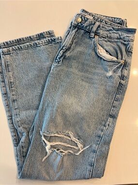 Light Blue Distressed Women’s Garage Jeans